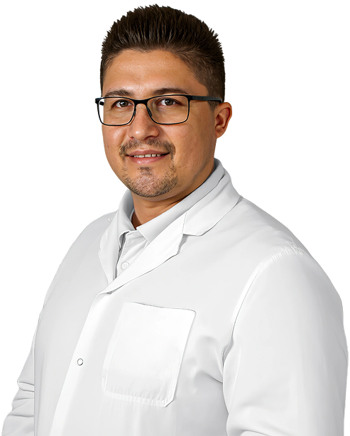 Dr. Demir Mulalic im weißen Arztkittel